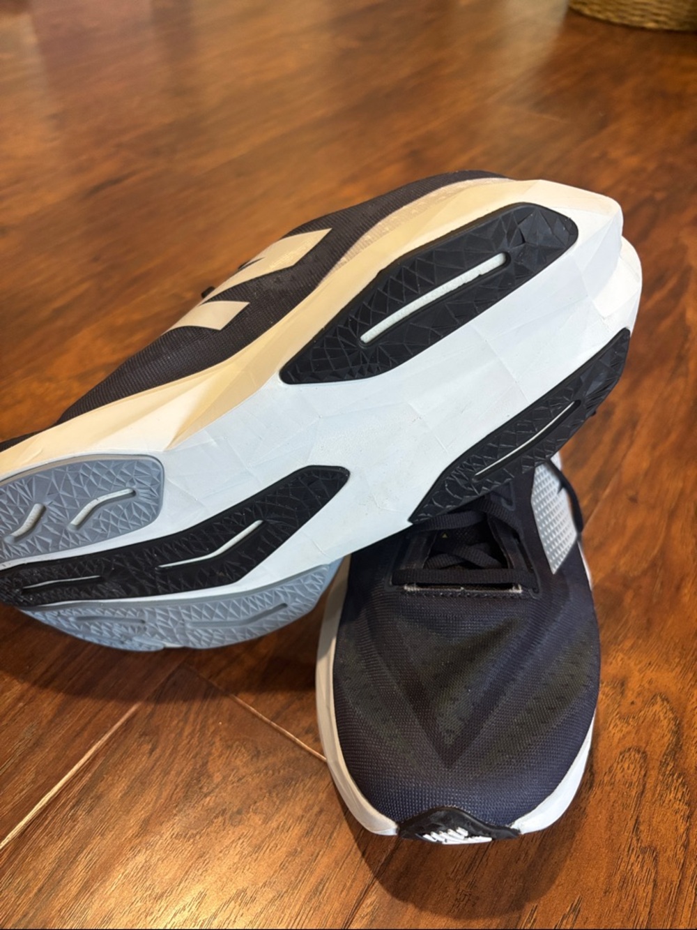 New Balance - Men's Fuelcell Rebel V4 Running Shoe - Picture 3 of 6